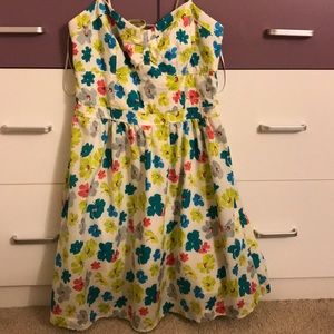 Floral dress with pockets!